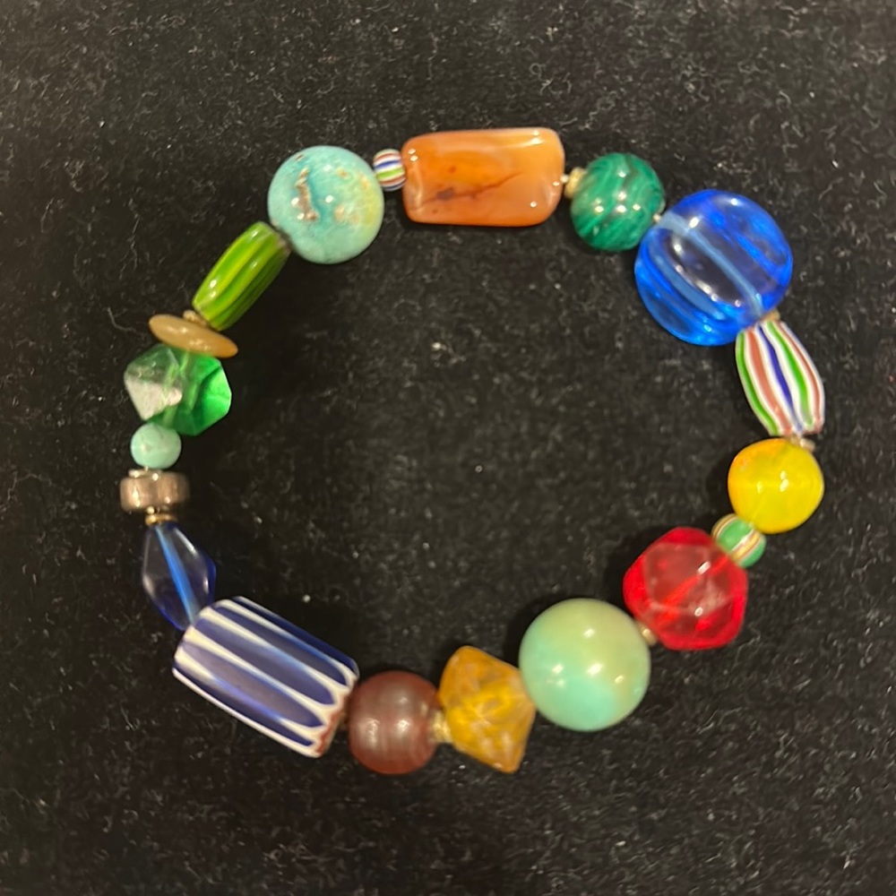 VINTAGE💜COLORFUL ARTISAN BRACELET WITH HAND CRAFTED BEADS. SLIPS ON WRIST